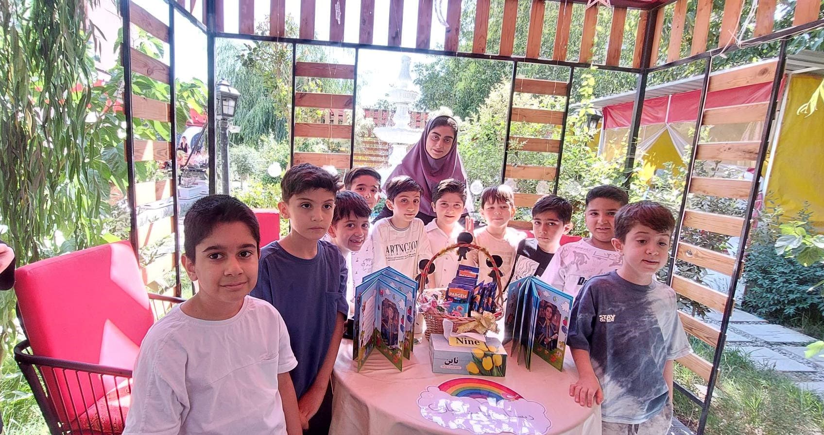 پیش دبستان و دبستان بامداد پارسی