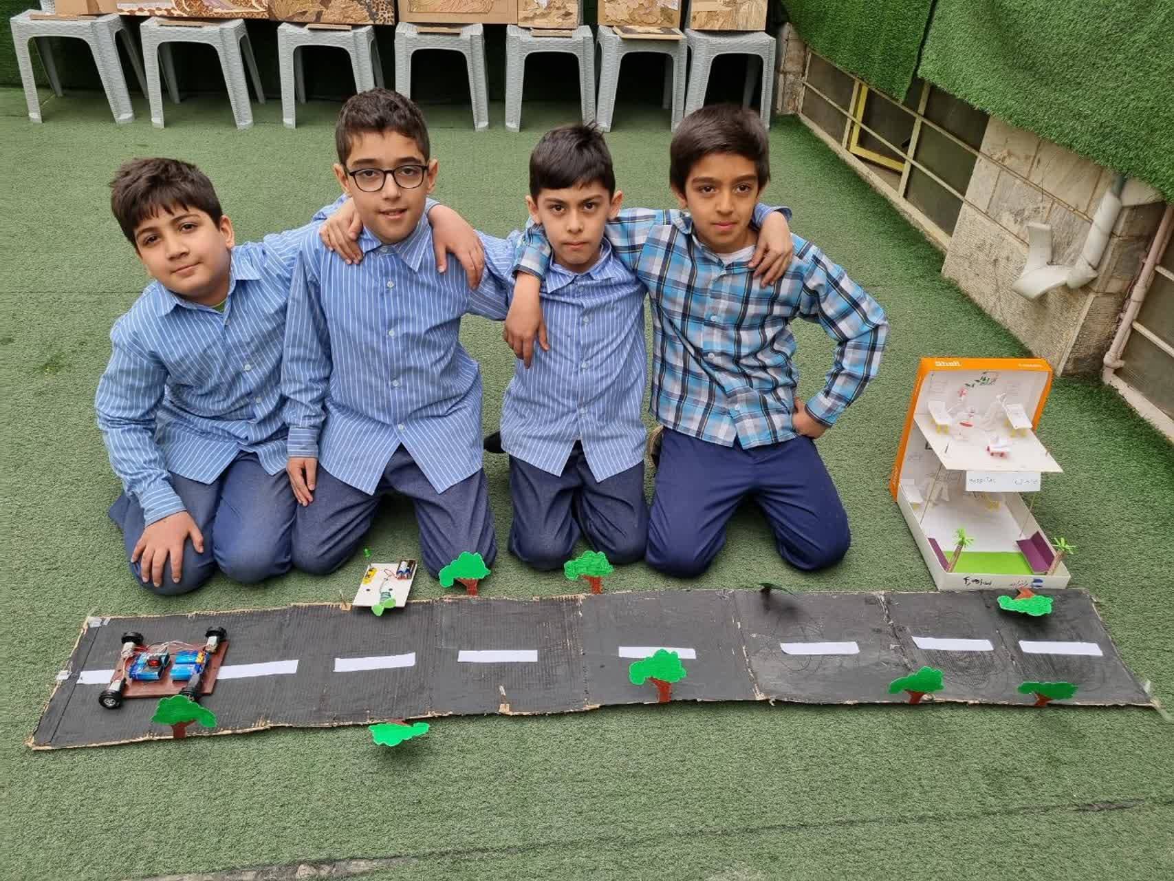 پیش دبستان و دبستان بامداد پارسی